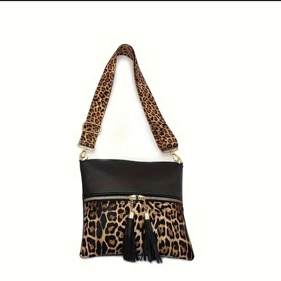 NWOT Absolutely perfect Crossbody/shoulder bag leopard with tassel detail black - Picture 5 of 6